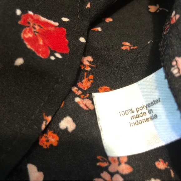 Lane Bryant Black Red Floral Lightweight Short Sleeve Top Womens Plus Size 26 - Picture 5 of 8